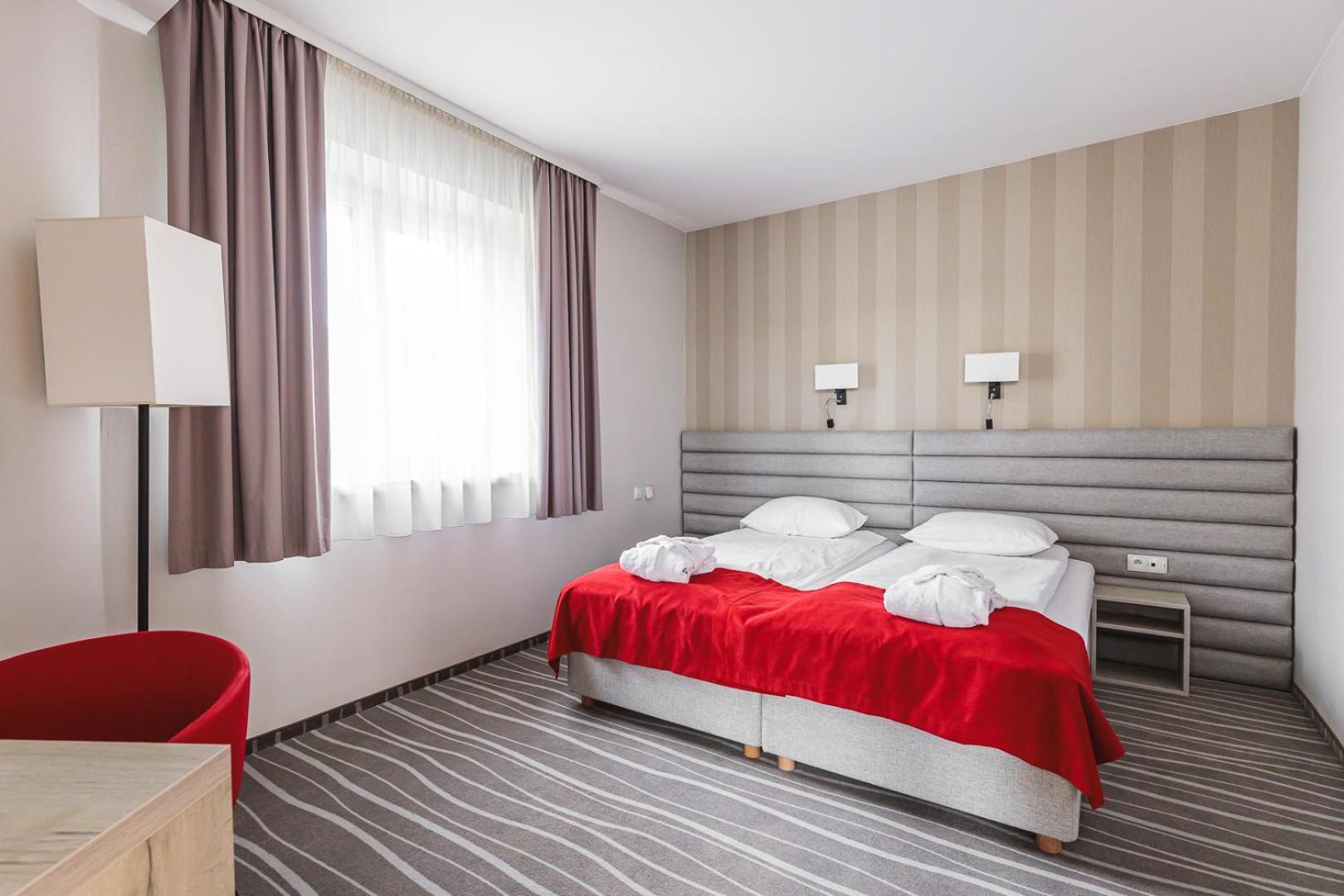 Hotel Akwawit Leszno  Extérieur photo