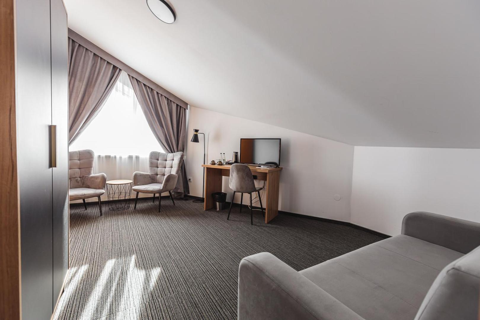 Hotel Akwawit Leszno  Extérieur photo